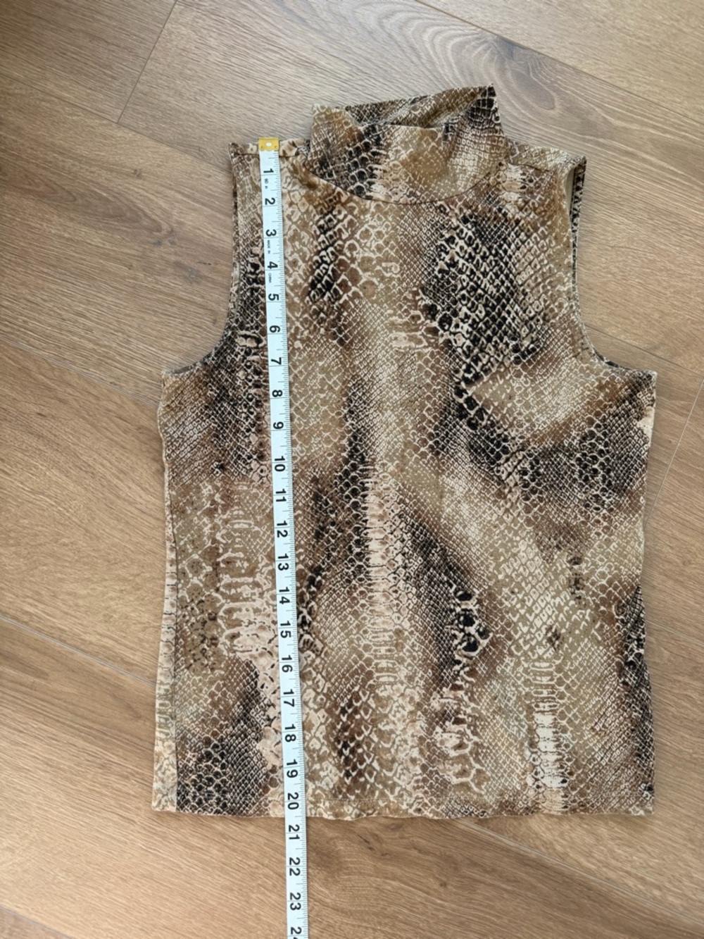 Ralph Lauren Brown Snake-Print Sleeveless Mock Neck Shell - Picture 4 of 4
